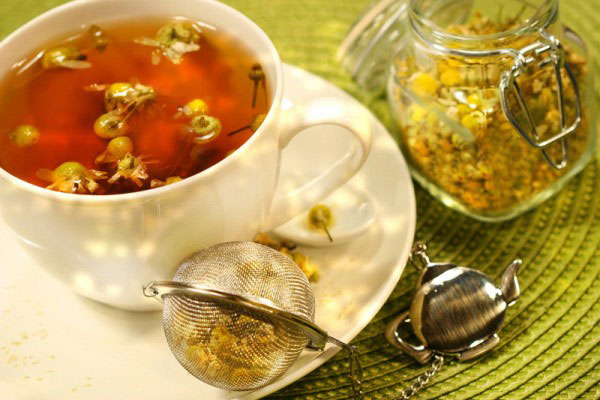 trà hoa cúc giúp thanh lọc giải nhiệt cho cơ thể